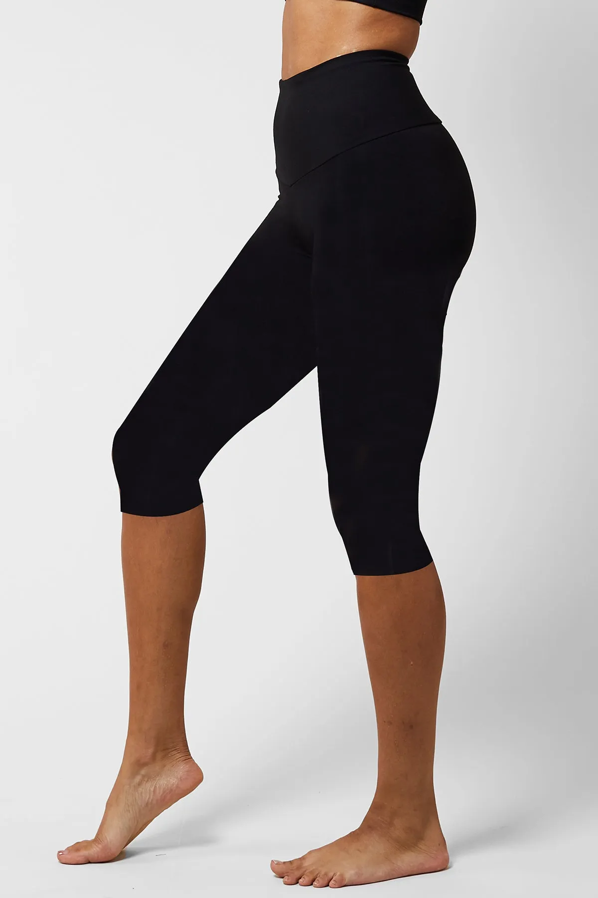 Extra Strong Compression Capri Black