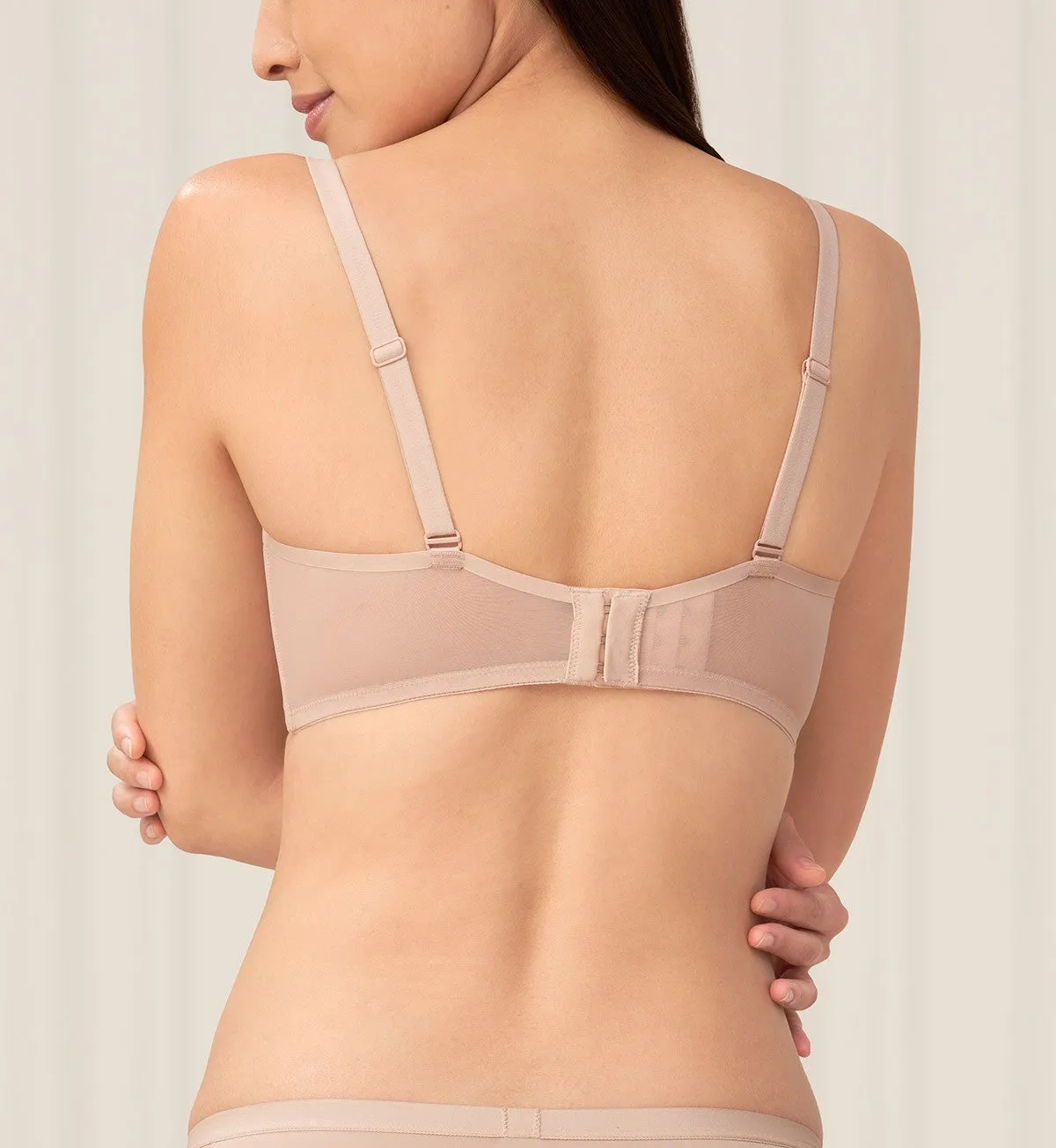 INVISIBLE INSIDE-OUT NON-WIRED PADDED BRA